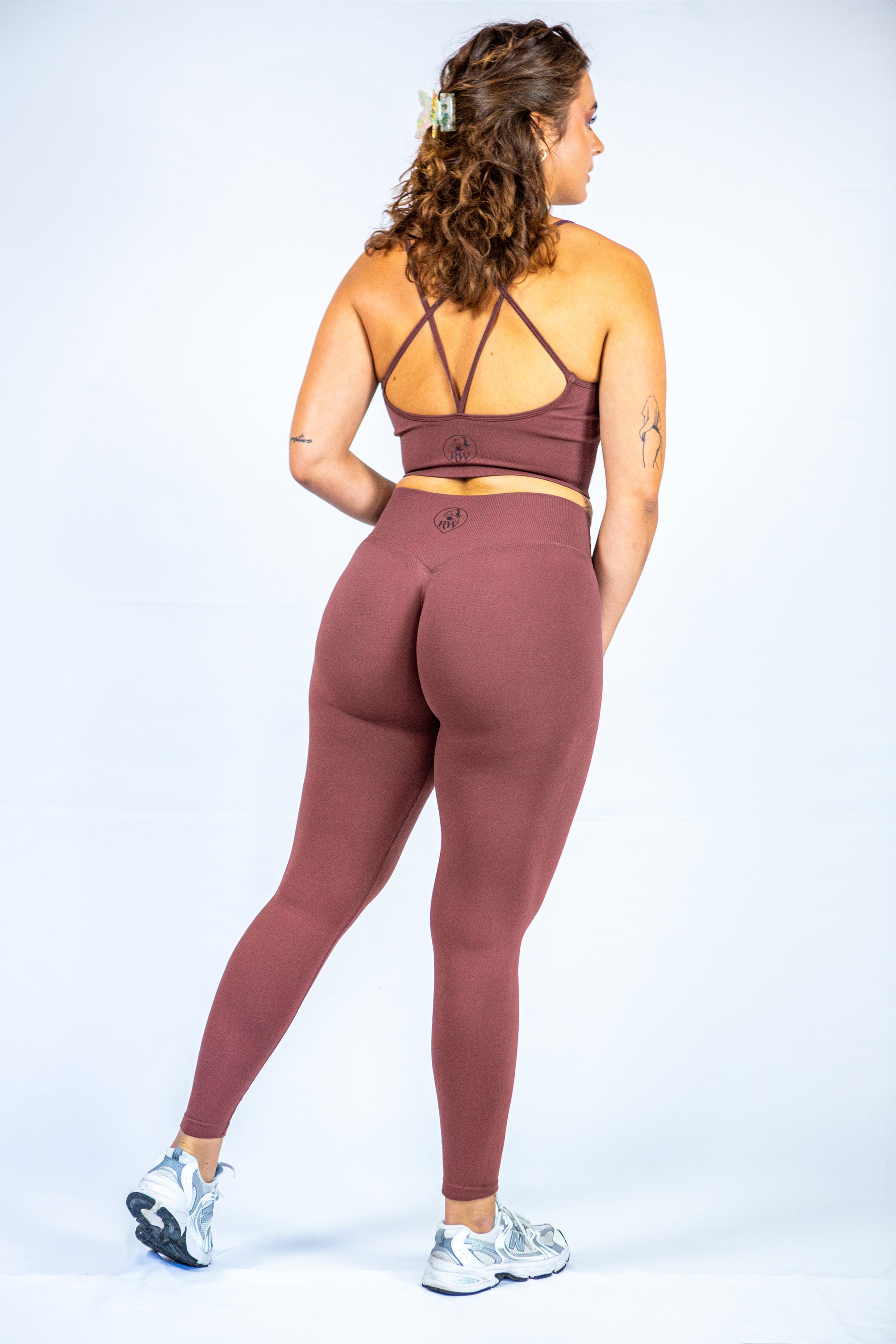 legging push up et sa brassière croisé cacao reveal wear de dos